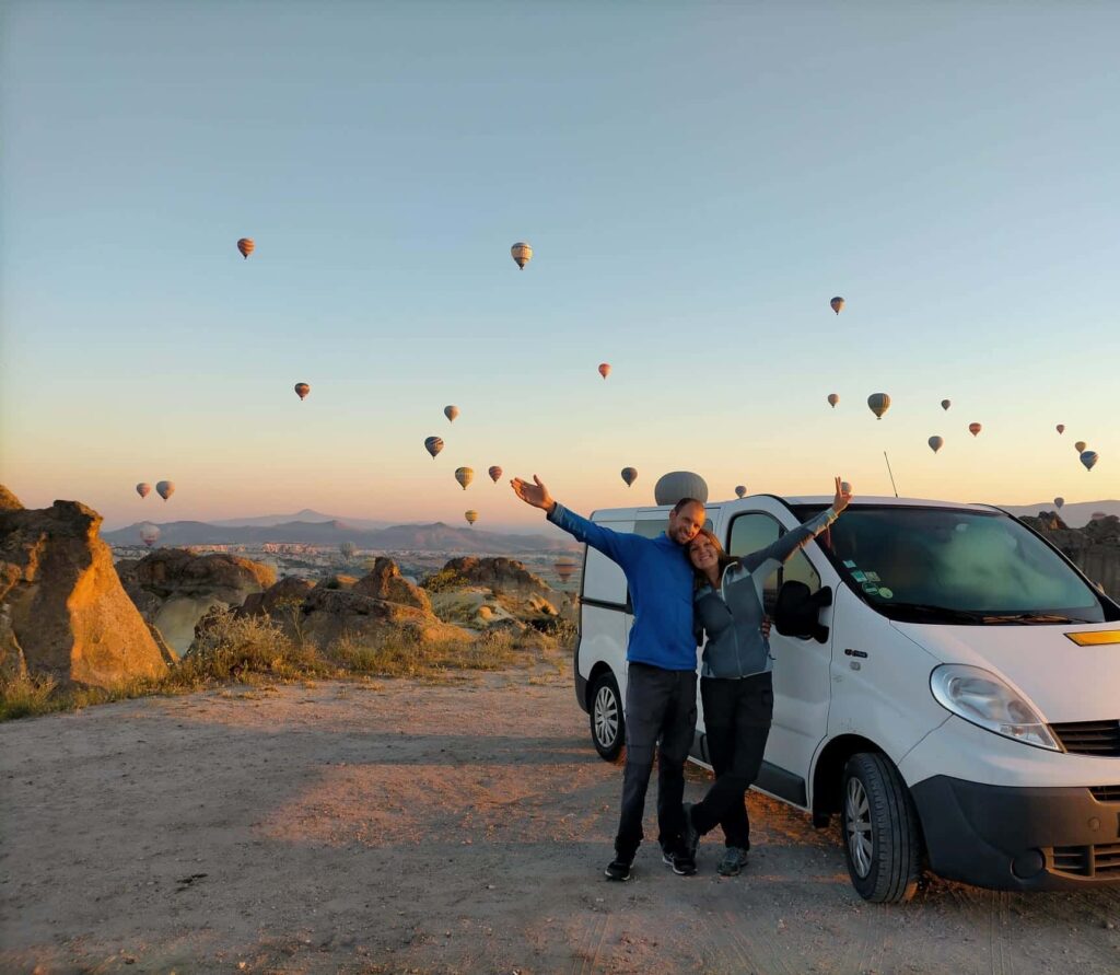 Amélie, Anthony (et "Simone" leur van) adeptes de la vanlife !